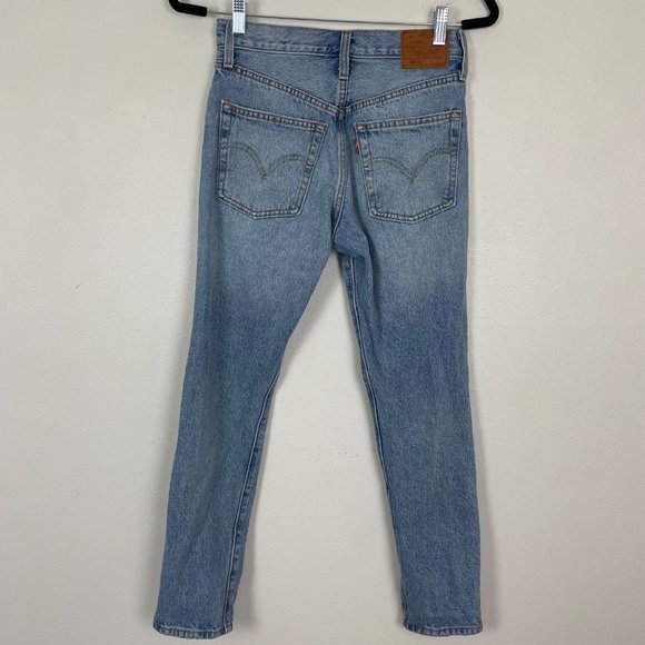 Levi's Woman's Sz 24 501 Light Wash Distressed Premium Denim‎ Jeans Button Fly - Picture 11 of 14